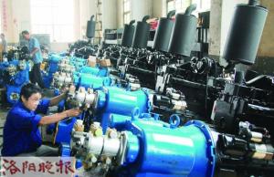Luoyang Road through heavy industry: independent market development